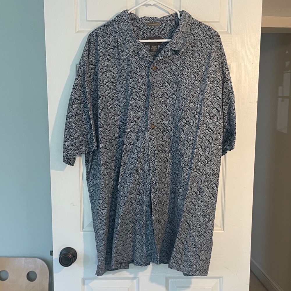 Eddie Bauer Men's Blue Patterned Short-Sleeve Button Shirt